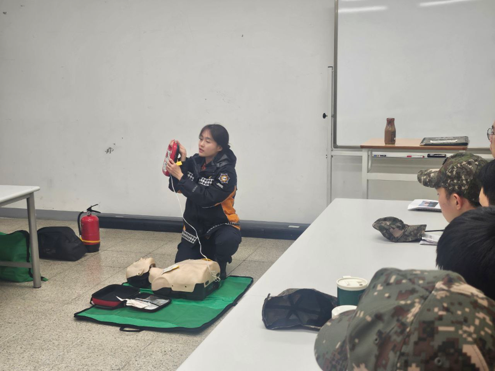 25.01.10. 홍천소방서, 설 명절대비 군장병 심폐소생술 및 화재안전교육 실시1.jpg