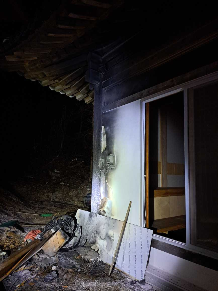 25.01.16.홍천소방서, 화재 초기 진압한 민간인 이순범 씨 유공 표창4.jpg