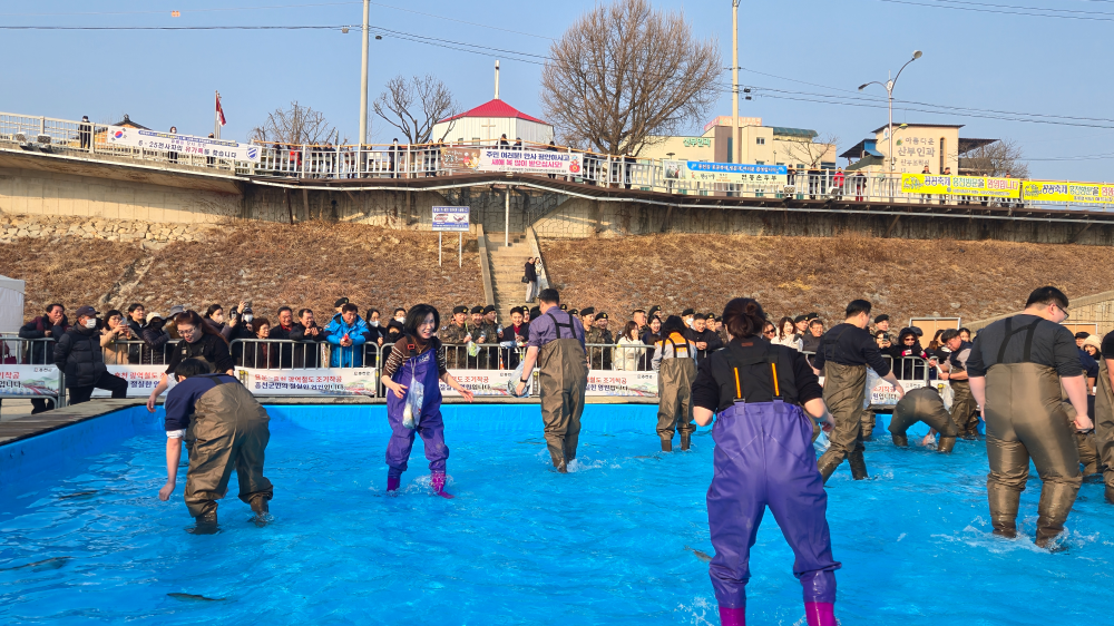 25.1.24.홍천소방서, 100여 명의 대원들 꽁꽁축제 동참2.jpg