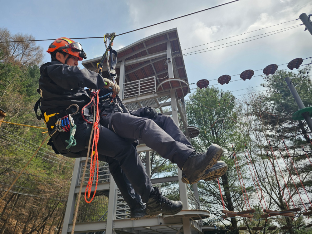25.4.16.홍천소방서, 레포츠파크 짚라인 안전사고 대비 특별 구조훈련 실시4.jpg