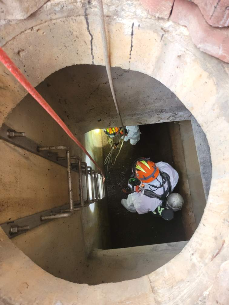 8.12. 맨홀구조훈련3.jpeg