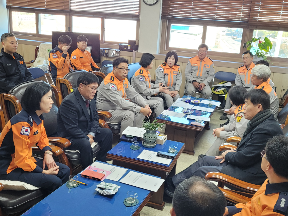 (12.25.)홍천소방서, 강원특별자치도의회와 주요 사업 설명회 개최2.jpg