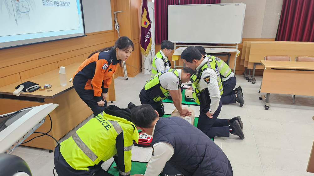 25.4.17.홍천소방서, 고속도로 순찰대 대상‘찾아가는 CPR 교육’실시 2.jpg