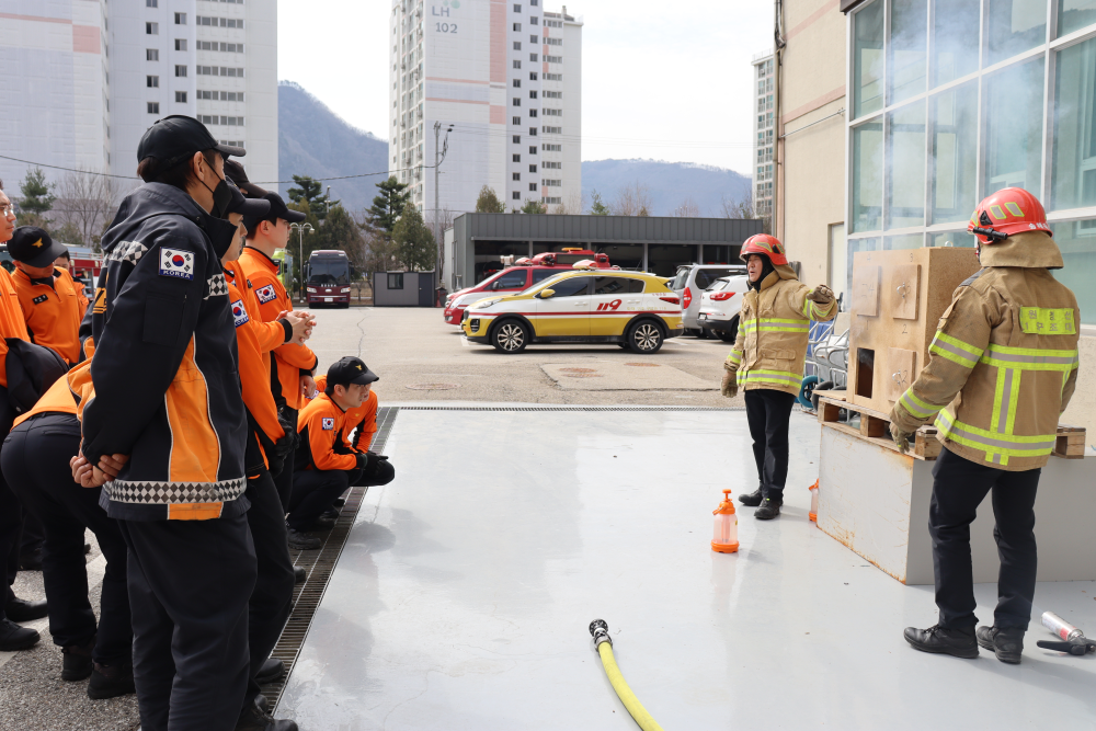 2026-03-25. 정선소방서 119구조대 화재 성상 체험 훈련 1.JPG