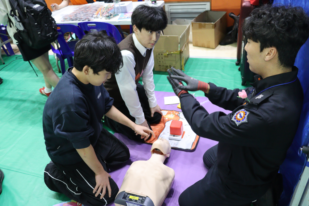 2026-09-10, 정선소방서, ‘제9회 정선군 진로박람회’서 소방안전체험부스 운영2.JPG