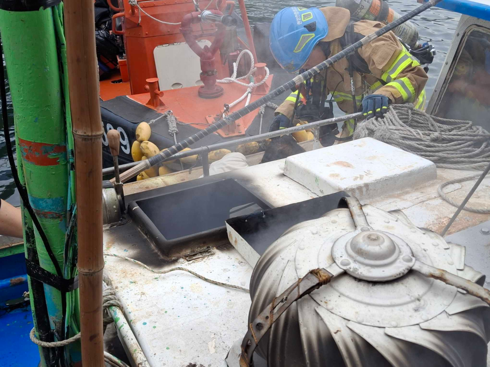 (1214)속초 중앙동 선박화재.jpg