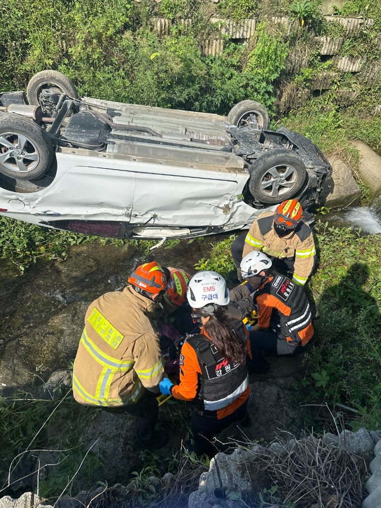 0858 원주 호저면 교통사고 현장활동 사진.jpg