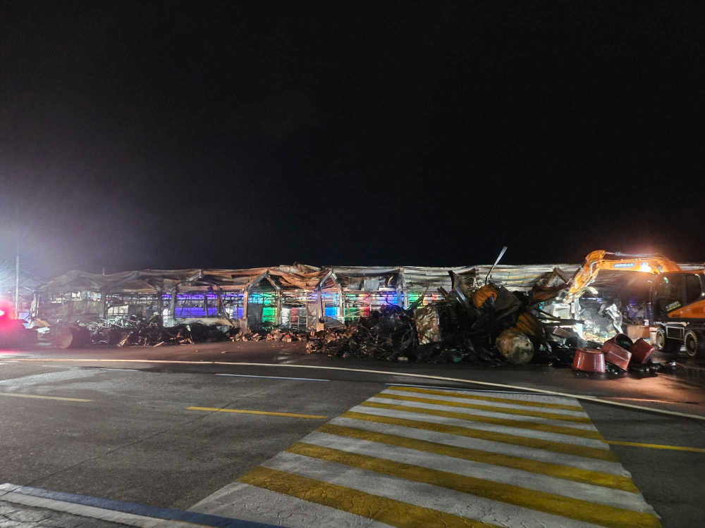 1833 고성 현내면 대진항 창고화재-2.jpg