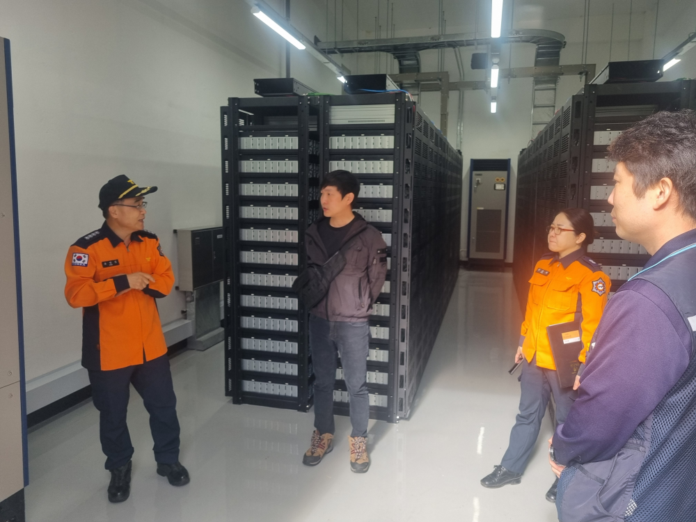 에너지저장시설 서장님 현장 방문.jpg