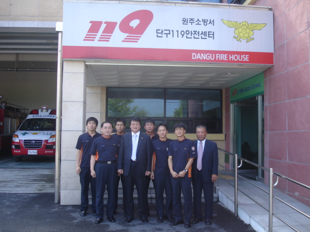 시장님_방문사진_2.JPG