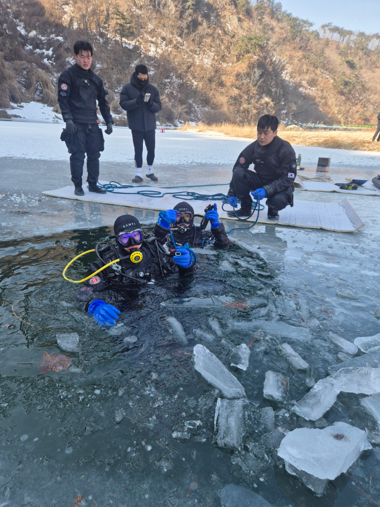해빙기 수난구조훈련 (1).jpg
