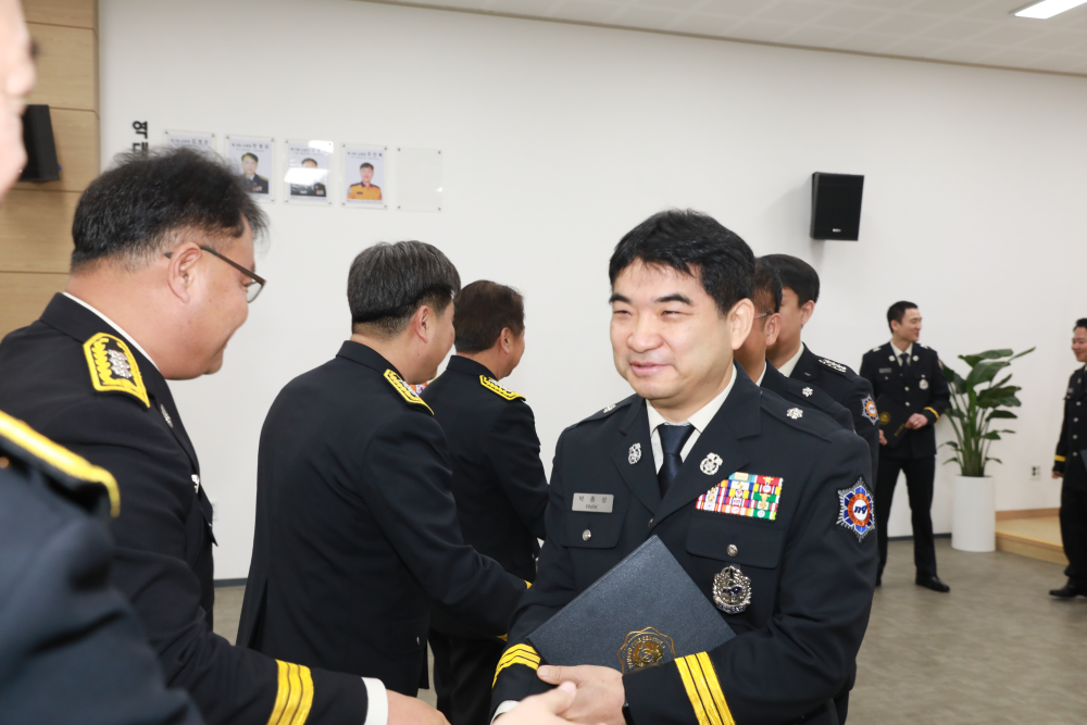1.6.)양구소방서 임용장 수여식 전입.JPG